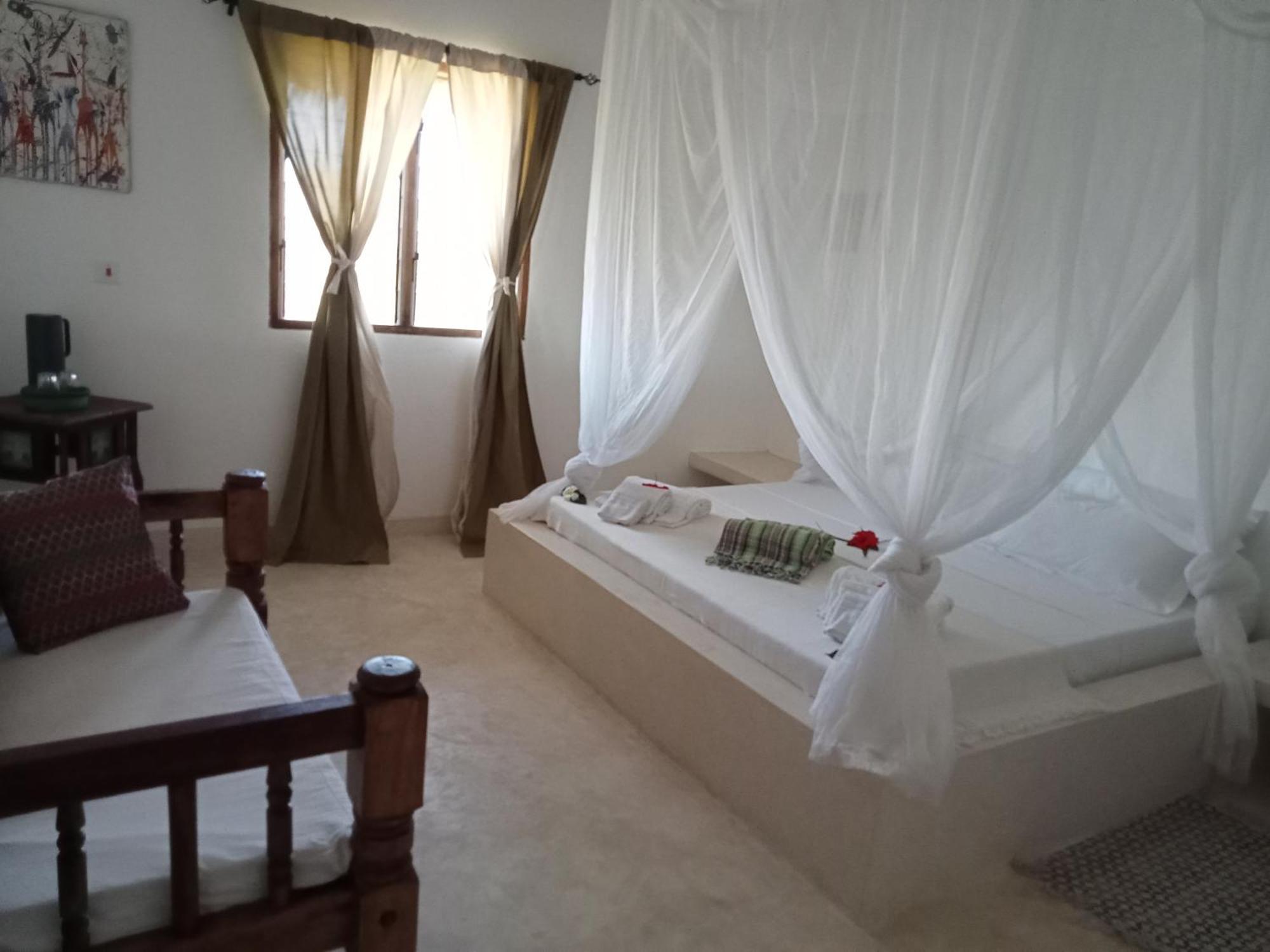 ワタム Shira House Bed & Breakfast エクステリア 写真